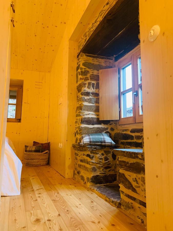 Casas Do Talasnal Lousa (Central Portugal)