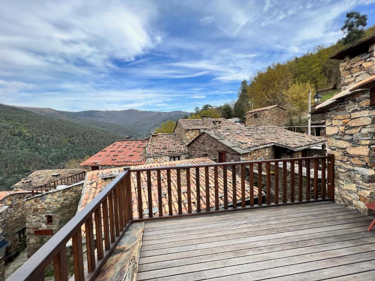 Casas Do Talasnal Lousa (Central Portugal)
